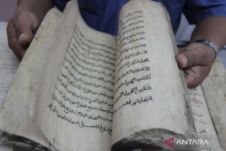 Pamera  naskah kuno di Malang