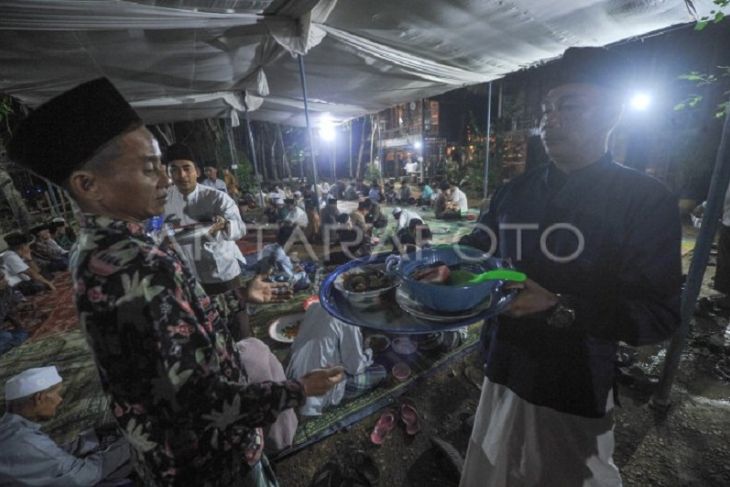 Tradisi makan punutan di Muarojambi