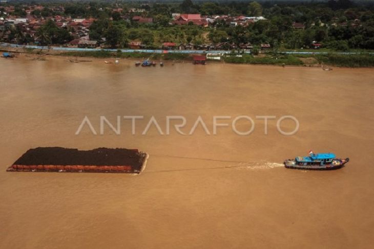 Pemanfaatan sungai untuk angkutan batu bara