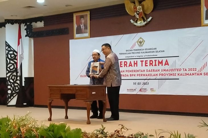 Wabup Banjar serahkan LKPD unaudited tahun anggaran 2022