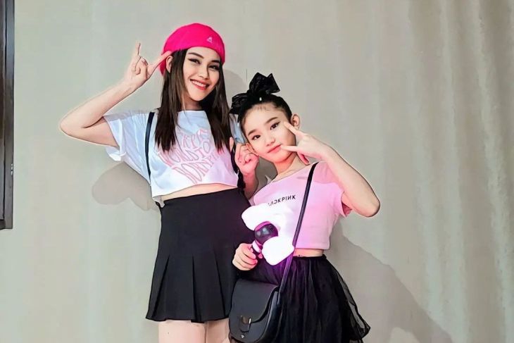 Ini keseruan artis nikmati konser BLACKPINK di GBK