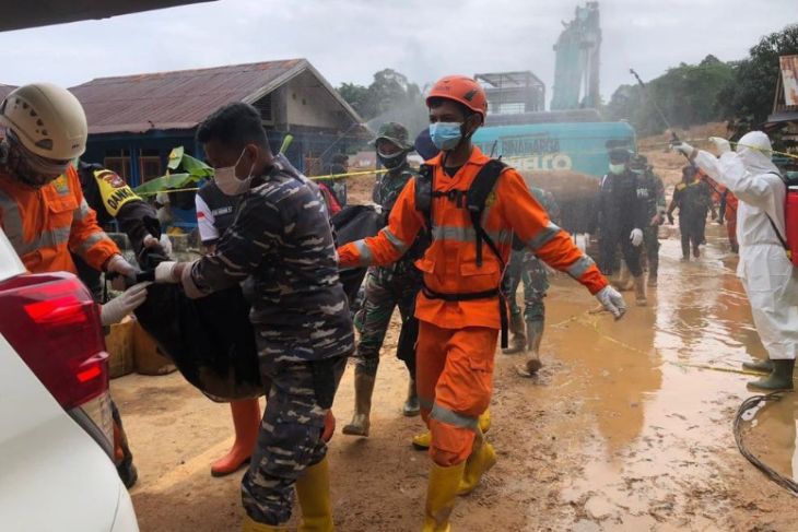 Tim Sar Temukan Lagi Dua Jenazah Korban Longsor Di Natuna Antara News