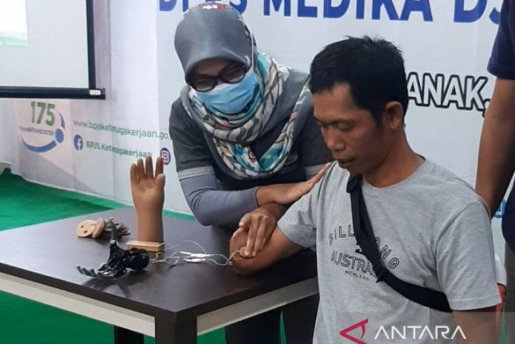 Kalbar Terus Dorong Perusahaan Lindungi Pekerja Di BPJAMSOSTEK - ANTARA ...