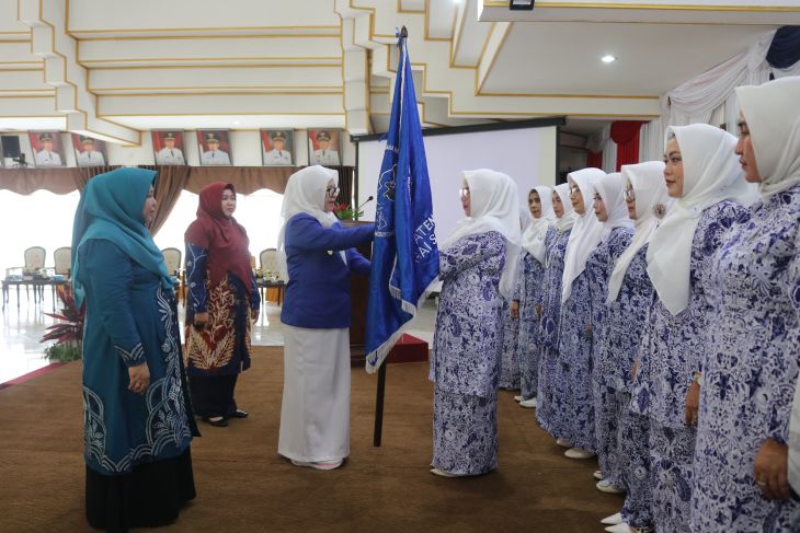 Bupati kukuhkan Pengurus DPC IWAPI HSS masa bakti 2023-2028