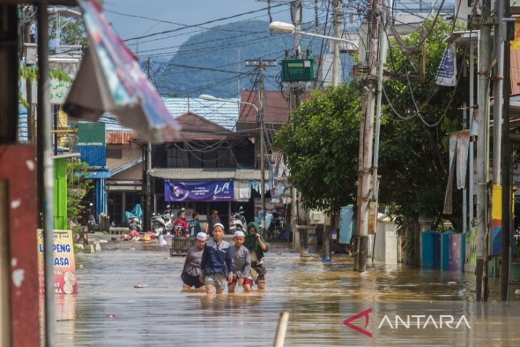 Ribuan Rumah Terdampak Banjir Di Hulu Sungai Tengah