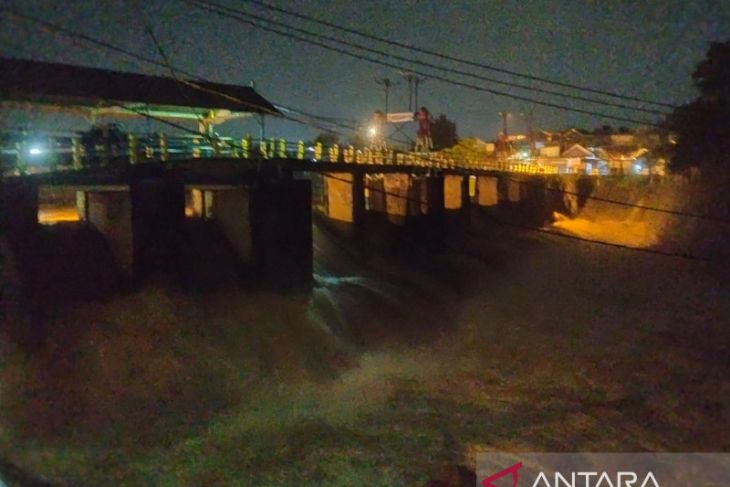 Bendung Katulampa Bogor berstatus siaga 3 banjir Sabtu malam