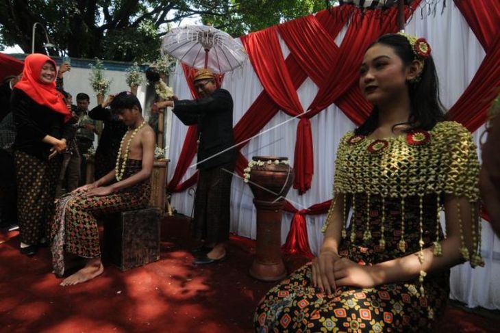 Tradisi padusan di Umbul Ngabean