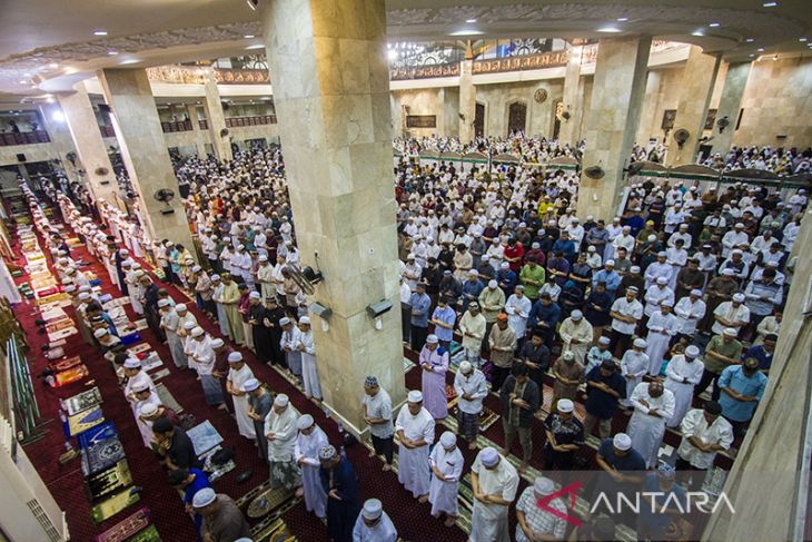 Shalat tarawih malam pertama Ramadhan di Kalsel