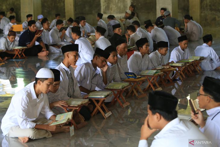 FOTO - Kemah Al Quran Saat Ramadhan di Aceh