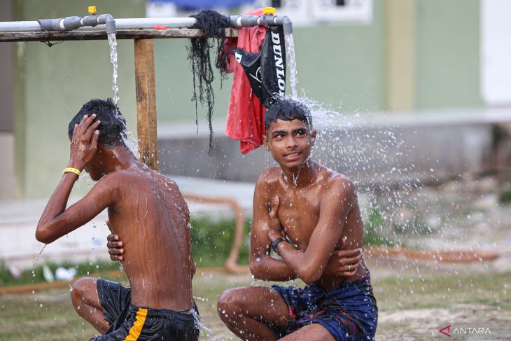 RENCANA PEMINDAHAN ROHINGYA DARI ACEH