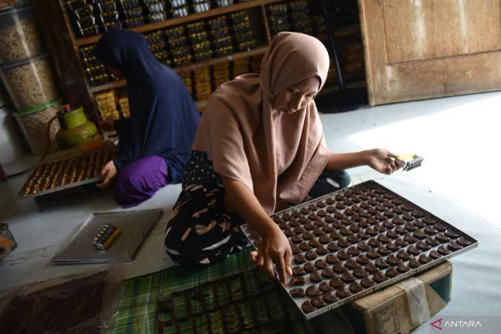 PRODUKSI KUE KERING LEBARAN MENINGKAT DI ACEH