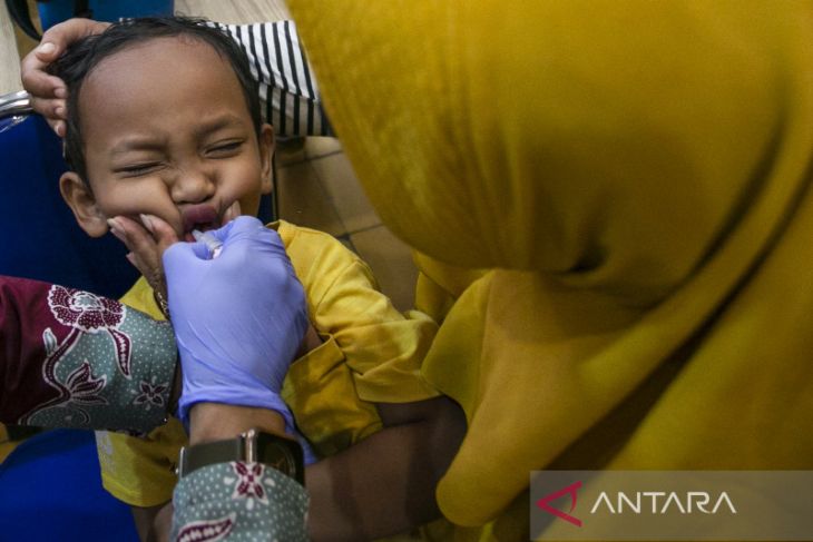 Vaksinasi polio di Indramayu 