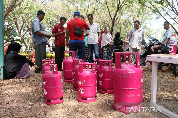 FOTO - Layanan penukaran tabung gas elpiji subsidi untuk ASN