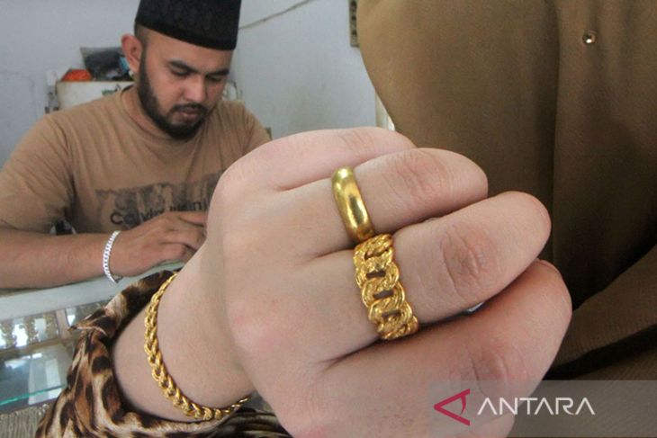 FOTO - Penjualan emas jelang lebaran di Aceh