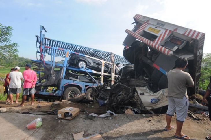 Kecelakaan di Tol Semarang-Solo
