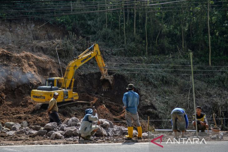 Antisipasi longsor di jalur Nagreg 