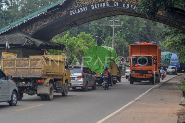 Arus mudik jalan lintas Sumatera  Jambi