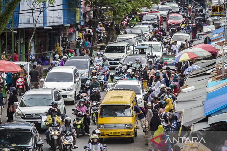 Jelang Lebaran pusat perbelanjaan di Kalsel ramai