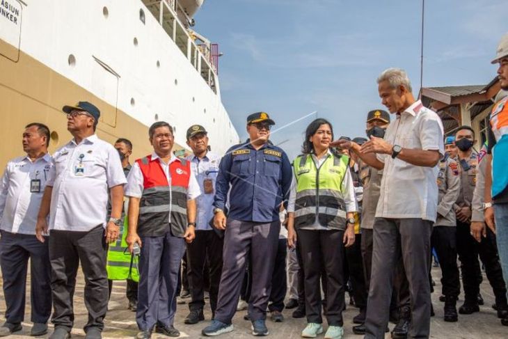 Pemudik bersepeda motor tiba di Pelabuhan Tanjung Emas Semarang