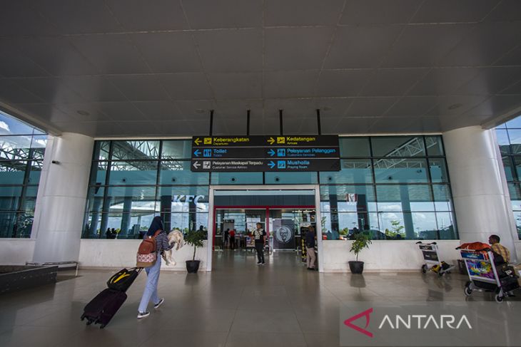 ARUS MUDIK-Pemudik Di Bandara Syamsudin Noor alami Kenaikan