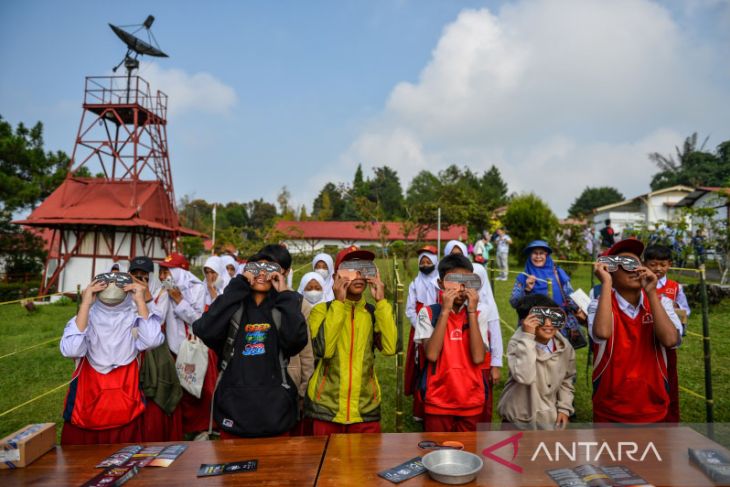 Pengamatan Gerhana Matahari di Observatorium Bosscha 