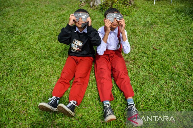 Pengamatan Gerhana Matahari di Observatorium Bosscha 