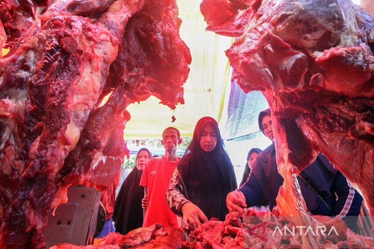 FOTO - Pasar perayaan tradisi meugang Idul Fitri