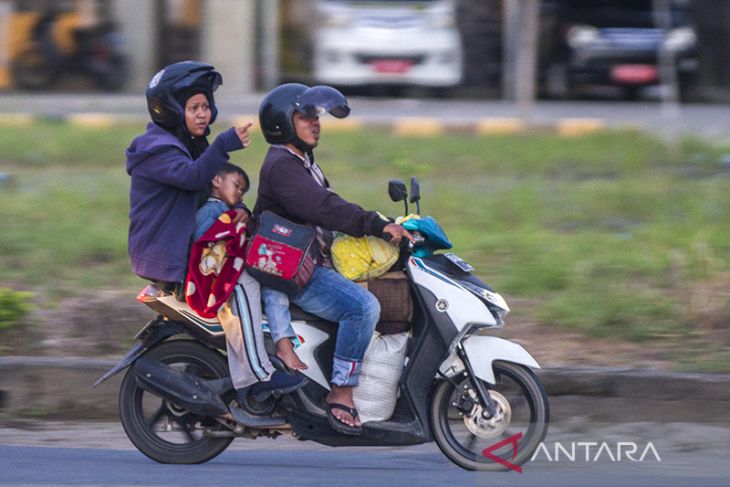 ARUS BALIK- Pemudik Di Jalan Trans Kalimantan Alami Peningkatan