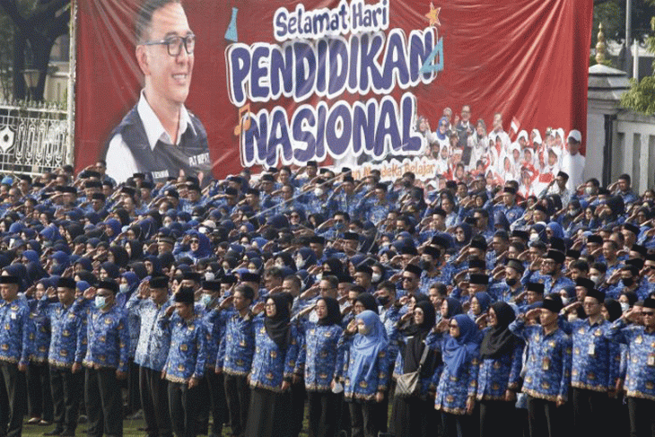 Upacara Hari Pendidikan Nasional di Depok dan Bogor