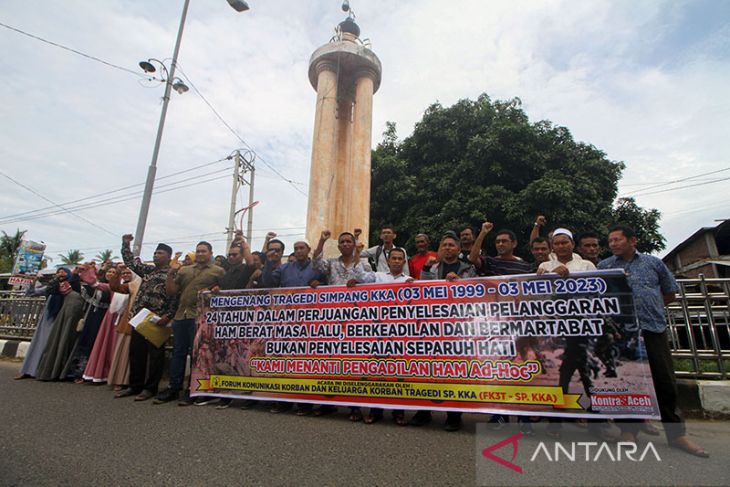 FOTO - Aksi mengenang 24 tahun tragedi Simpang KAA