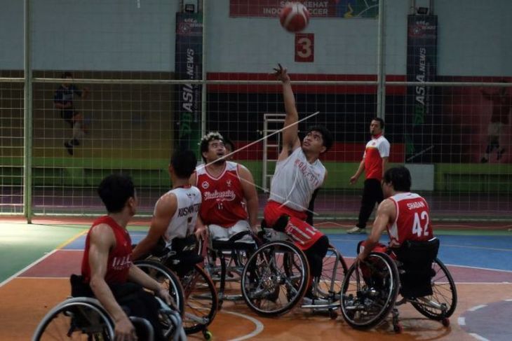Pelatnas basket kursi roda di Solo Baru