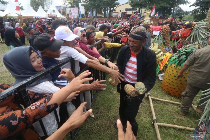 Festival Nanas di Kediri