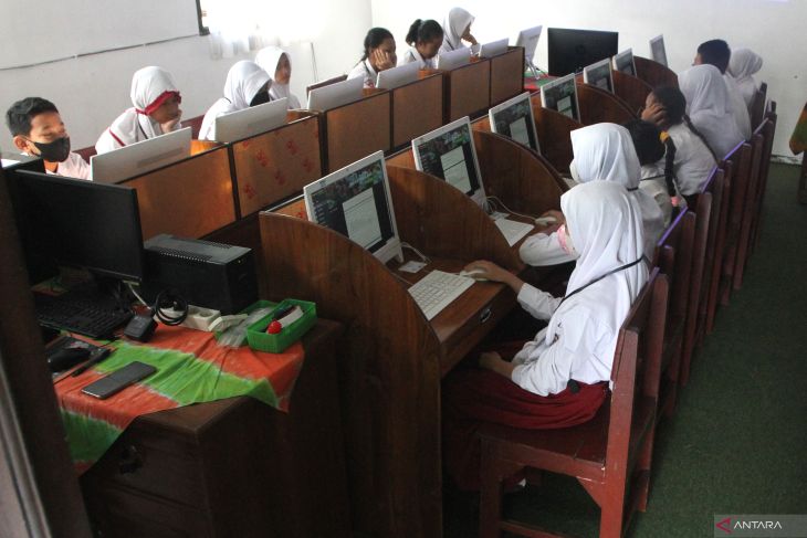 Ujian kompetensi dasar siswa SD di Malang