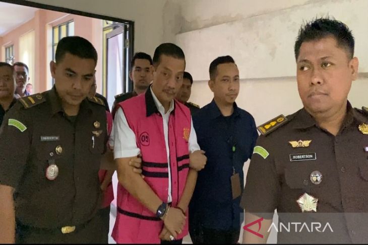 Dirut Bank Jambi ditahan kejati terkait korupsi dan pencucian uang