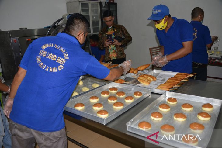 FOTO - Produksi kue warga binaan di Lapas Banda Aceh