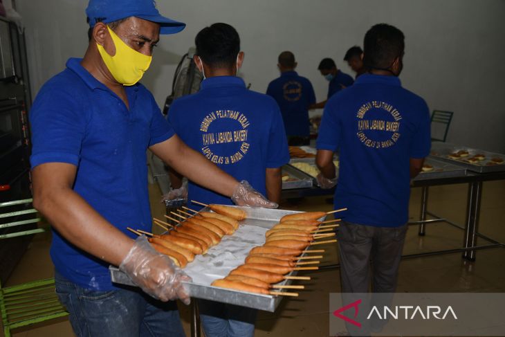 FOTO - Produksi kue warga binaan di Lapas Banda Aceh