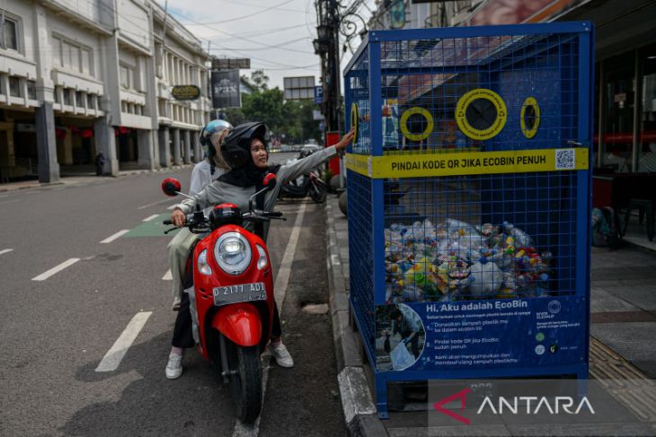 Upaya mengurangi sampah plastik di Bandung