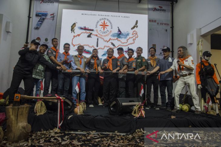 Peluncuran tim ekspedisi dayung Jelajah Nusantara