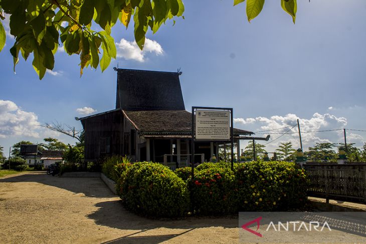 Situs Geopark Meratus Rumah Adat Banjar