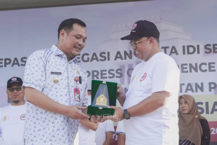 Wali Kota Aditya lepas delegasi anggota Ikatan Dokter Indonesia