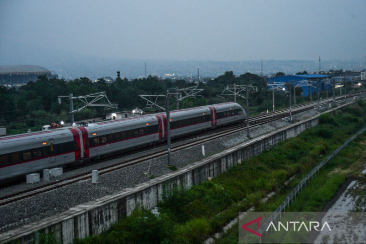 Hot Sliding tes pertama EMU kereta cepat