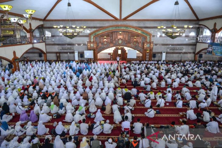 Bimbingan massal jamaah calon haji di Bandung