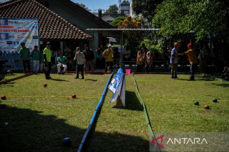 Festival Bocce untuk siswa disabilitas