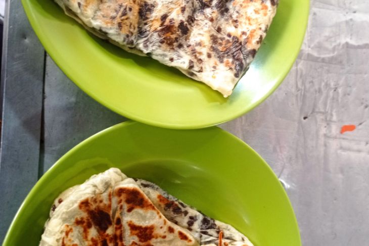 Menikmati rasa manis dan gurih Roti Canai Karmen