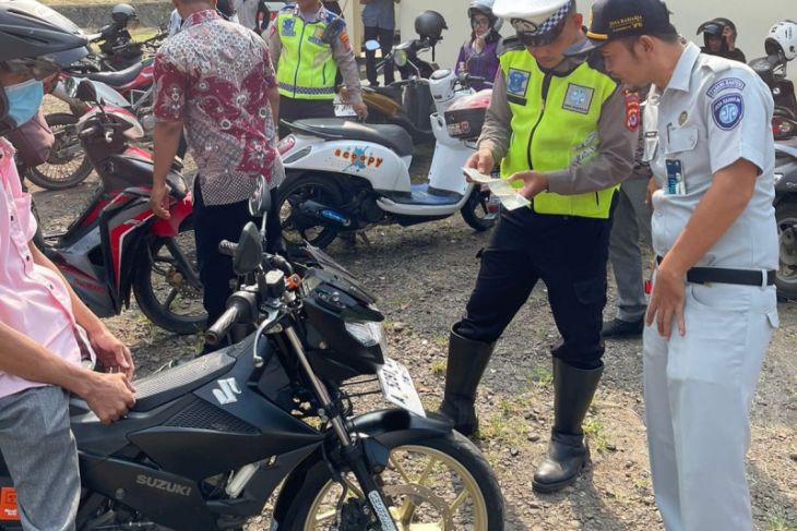 Jasa Raharja Banten Turut Serta Giat Penertiban Pajak Bersama UPTD Samsat Pandeglang di Mengger Pandeglang
