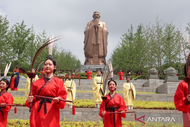 China perkenalkan sistem pengecekan rohaniwan Islam, Katolik, Kristen