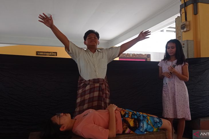 SMP YPPI 1 Surabaya manfaatkan teater sebagai media pencegahan sikap malas