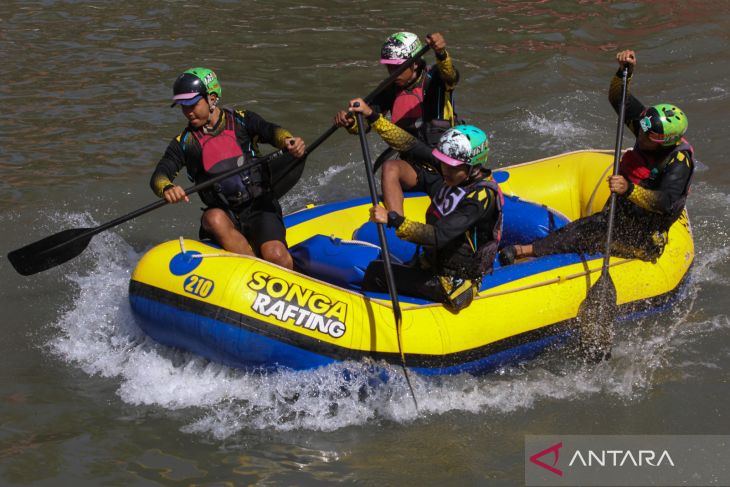 Kejuaraan Dayung Obstacle Race