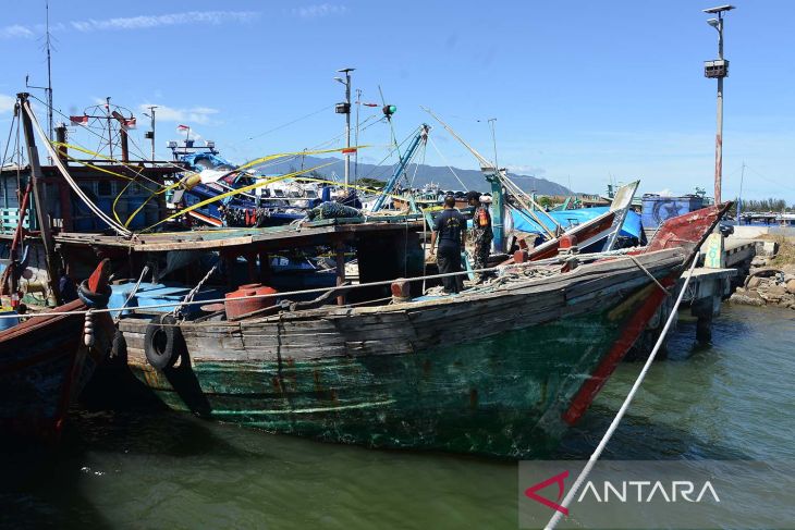 FOTO - Penangkapan kapal trawl di Aceh