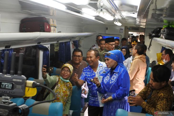 Peluncuran KA Pandalungan rute Jember- Gambir Jakarta